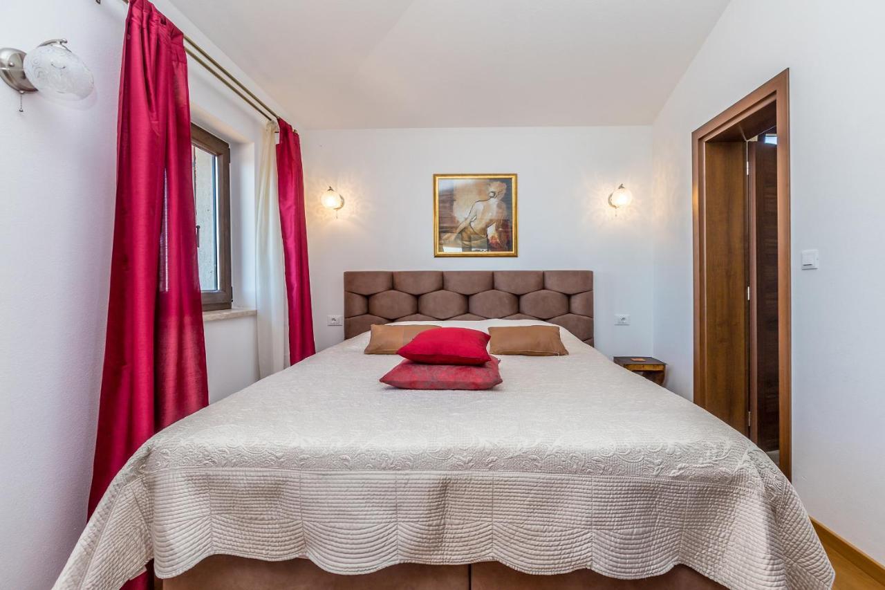 Villa Lurda Linardici Krk 外观 照片